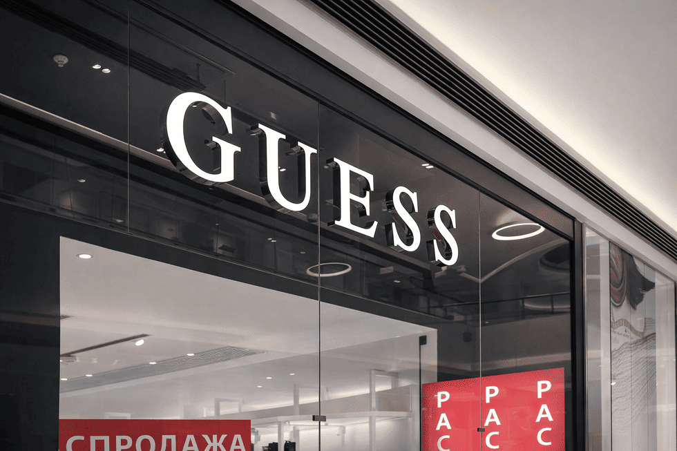 Вывеска — буквы для магазина одежды в ТЦ: виды, цены и ошибки