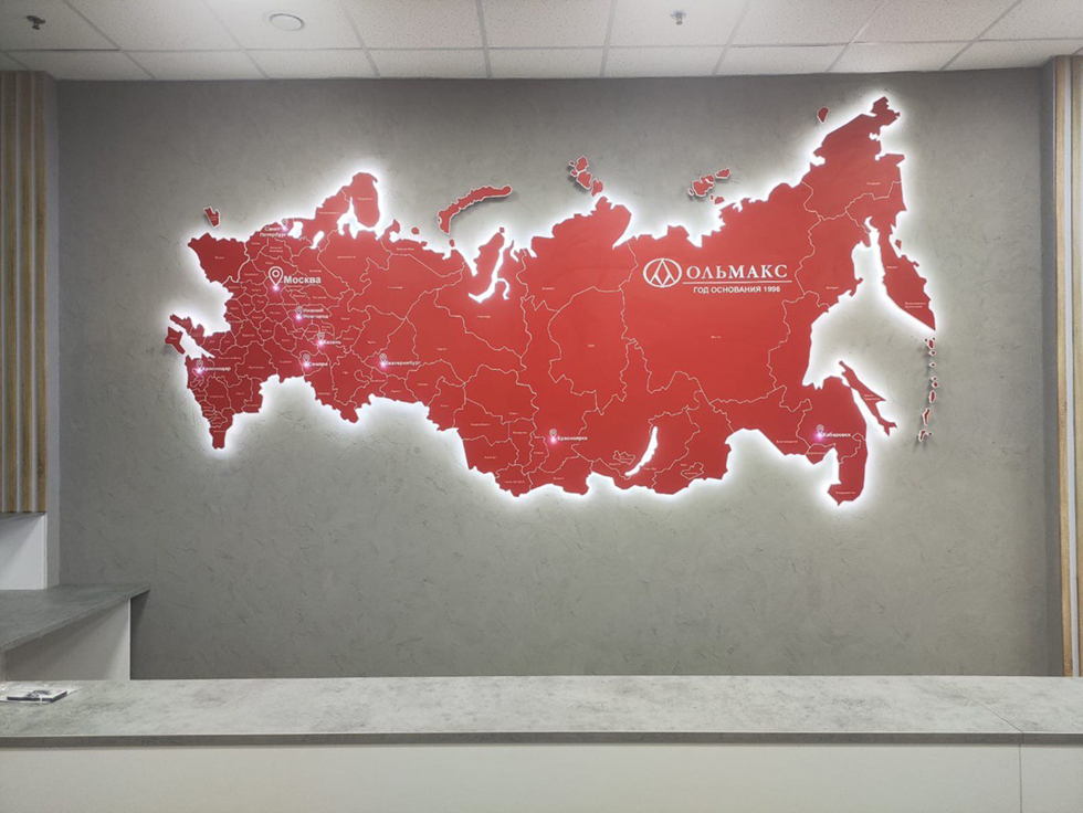Объемная настенная карта России с подсветкой на заказ. Карта России на стену.